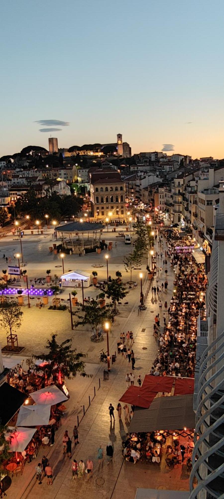 O Festival Palace, Terrace With Panoramic Sea View カンヌ エクステリア 写真